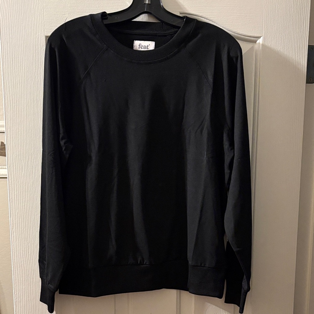 FEAT‎ NWT Men’s Roama Crewneck Black Sweatshirt size S